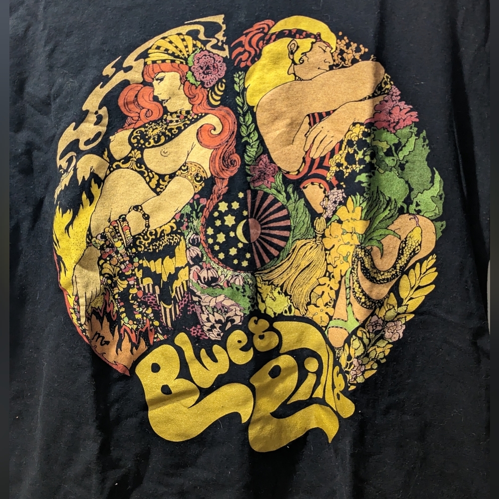 Pre-owned Blues Pills 2017 Lady in Gold Tour tee size Large